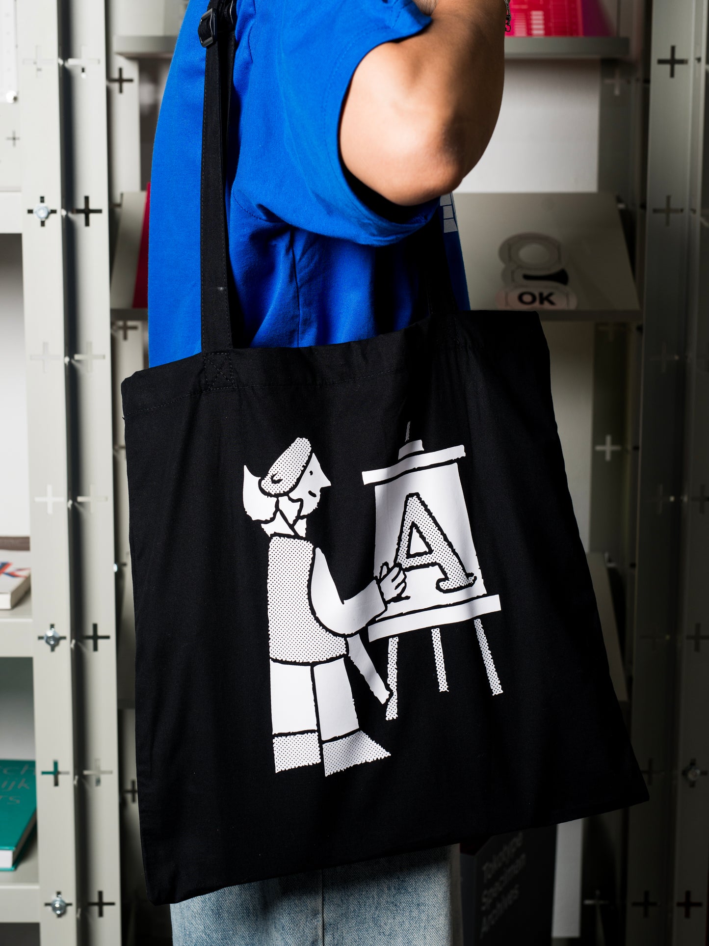 Font Family Totes - Black