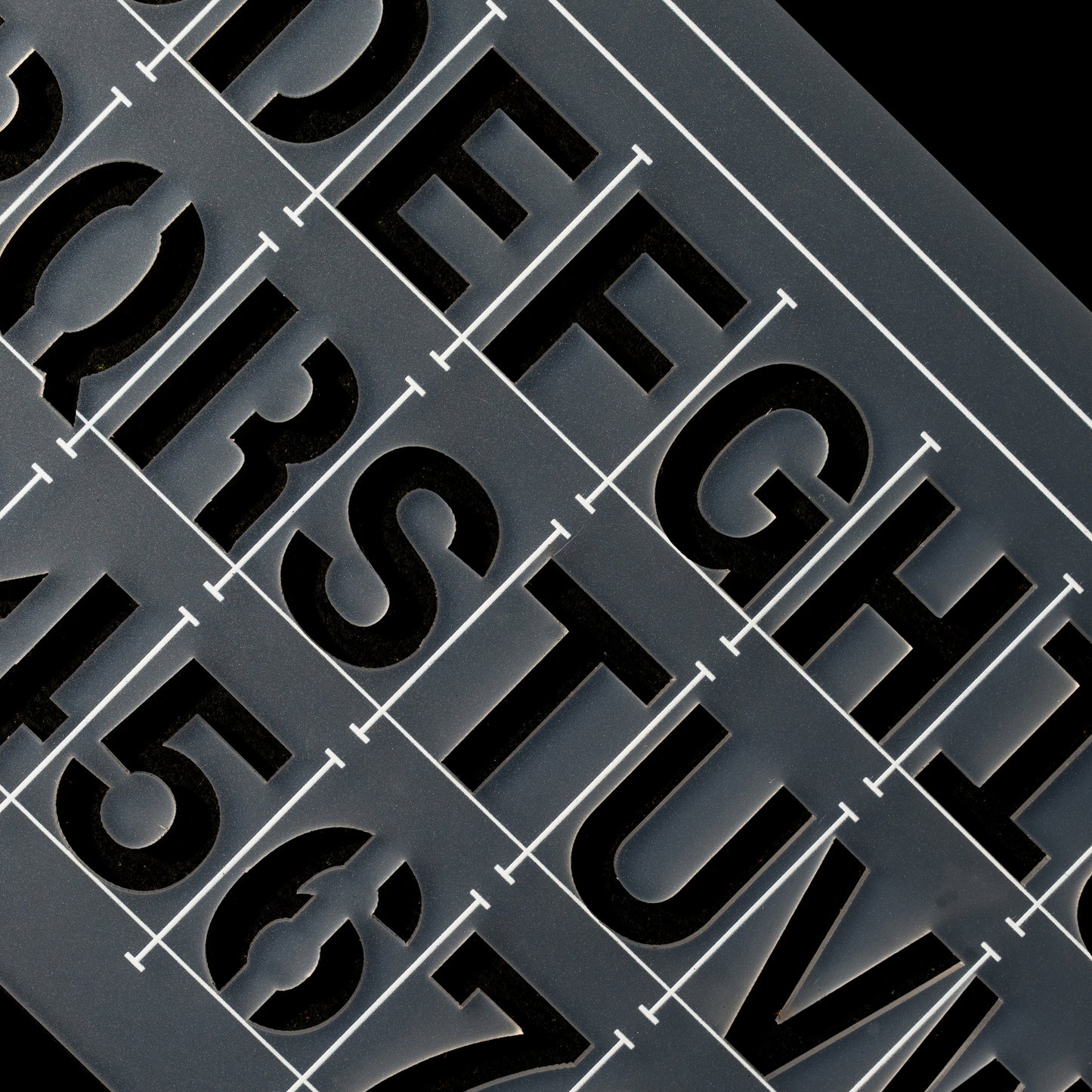 Letter Stencil - Fonetika Mono